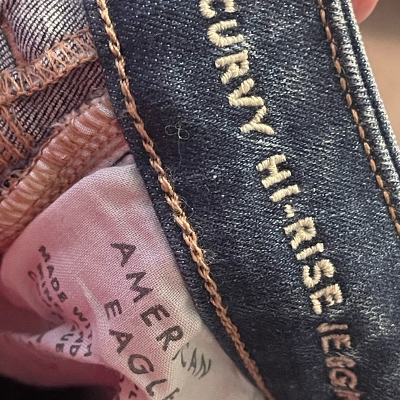 American Eagle Curvy HiRise Jeans - Picture 4 of 4